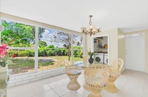 822 Avenida Hermosa West Palm Beach FL 33405