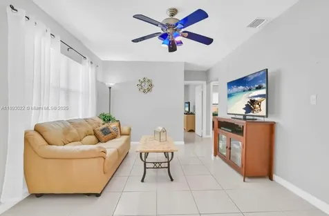 822 Avenida Hermosa West Palm Beach FL 33405