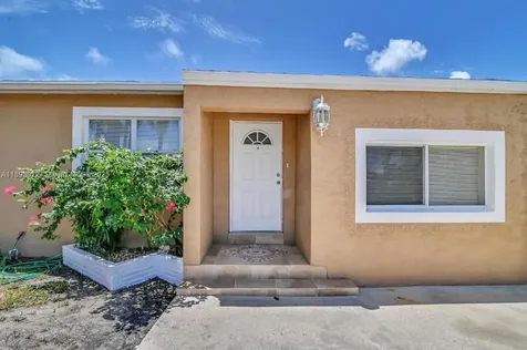 822 Avenida Hermosa West Palm Beach FL 33405