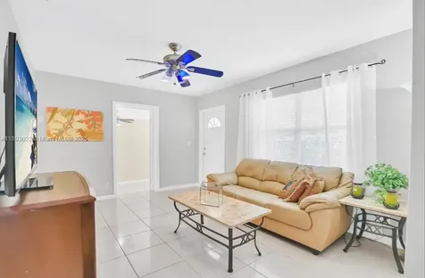 822 Avenida Hermosa West Palm Beach FL 33405