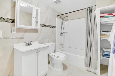 822 Avenida Hermosa West Palm Beach FL 33405