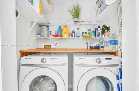 822 Avenida Hermosa West Palm Beach FL 33405