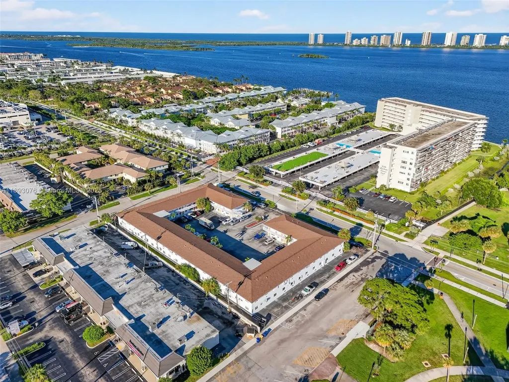 810 Lake Shore Drive Lake Park FL 33403