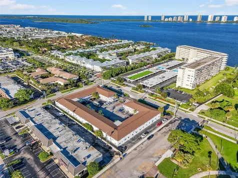 810 Lake Shore Drive Lake Park FL 33403