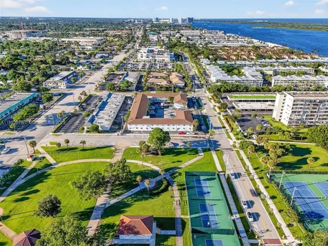 810 Lake Shore Drive Lake Park FL 33403