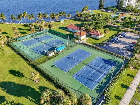 810 Lake Shore Drive Lake Park FL 33403