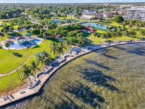 810 Lake Shore Drive Lake Park FL 33403
