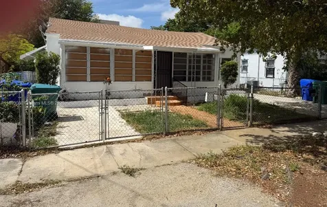 1628 NW 15th Street Miami FL 33125