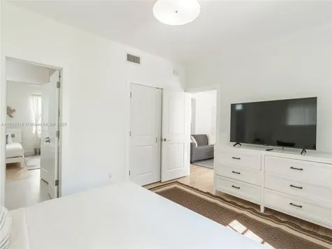 241 28th Street Miami Beach FL 33140