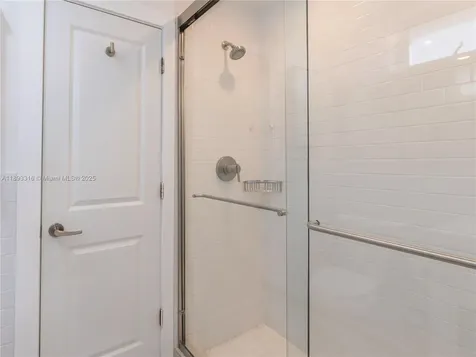 241 28th Street Miami Beach FL 33140