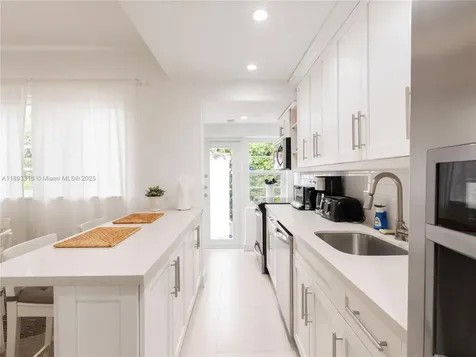 241 28th Street Miami Beach FL 33140