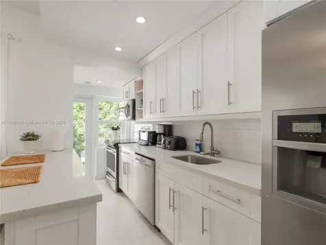 241 28th Street Miami Beach FL 33140