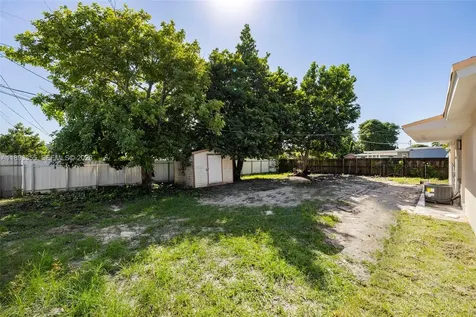 18931 NW 44th Avenue Miami Gardens FL 33055