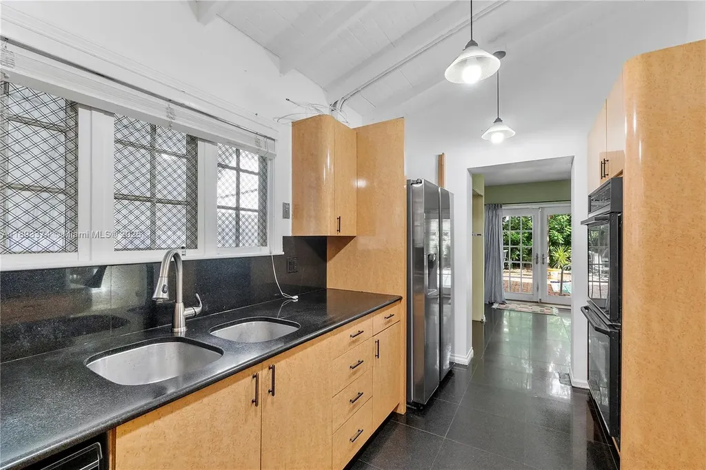 909 SE 5th Court Fort Lauderdale FL 33301