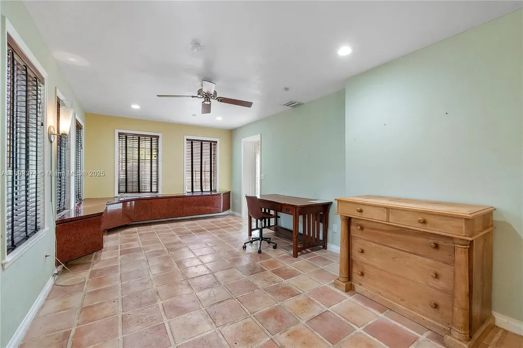 909 SE 5th Court Fort Lauderdale FL 33301