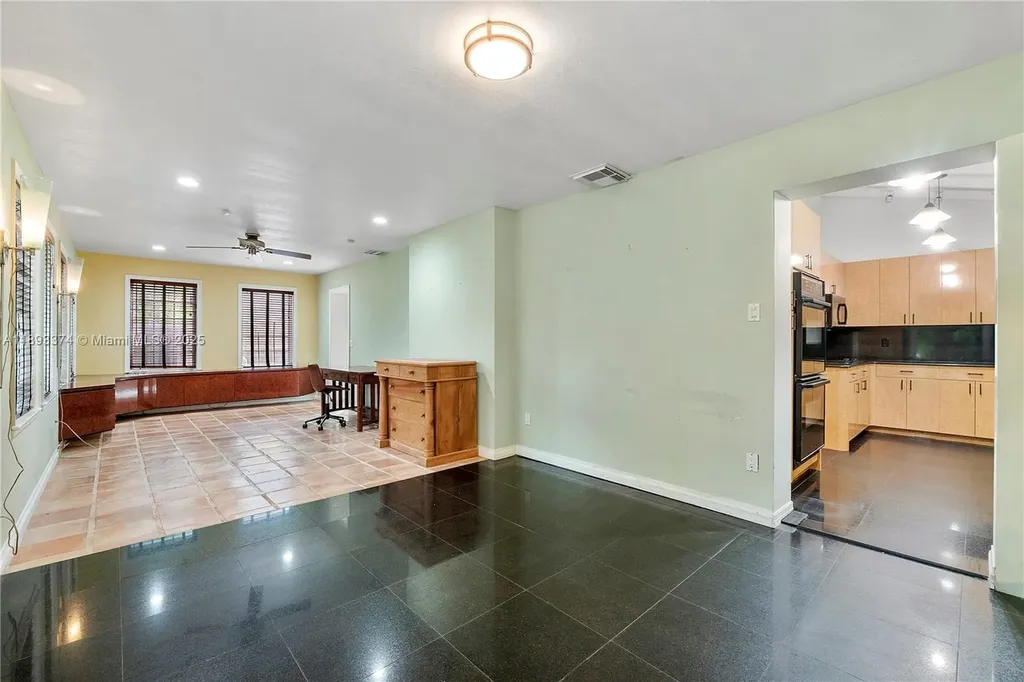 909 SE 5th Court Fort Lauderdale FL 33301