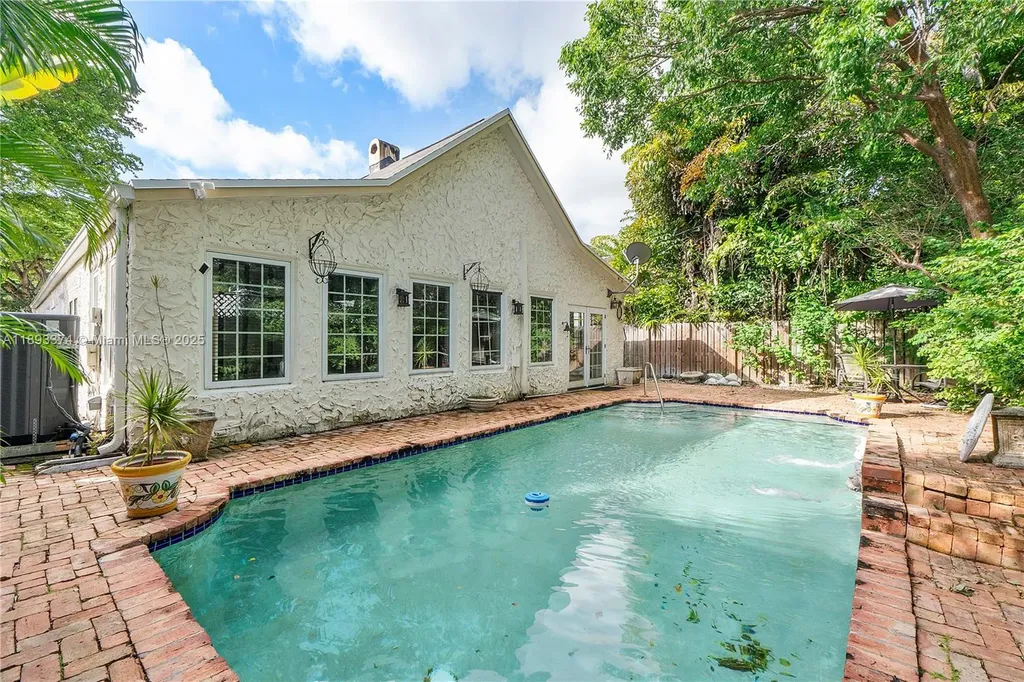 909 SE 5th Court Fort Lauderdale FL 33301