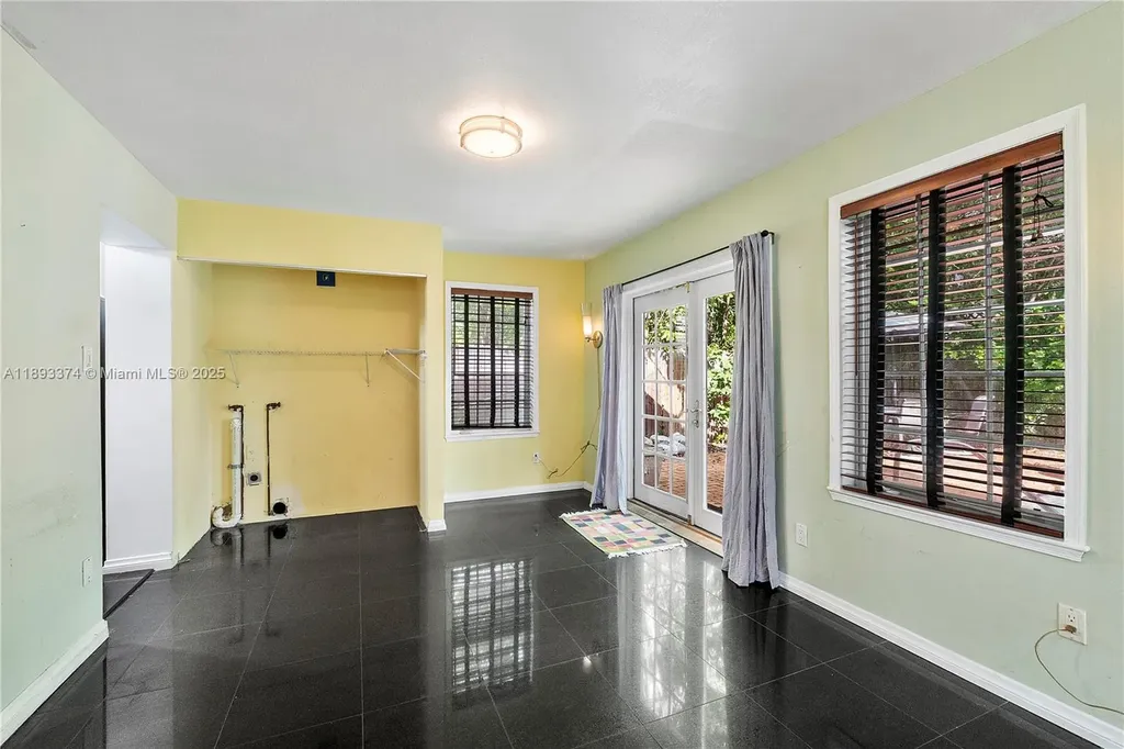 909 SE 5th Court Fort Lauderdale FL 33301