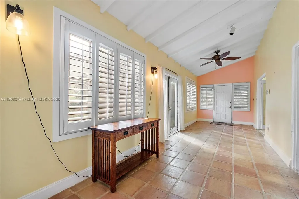 909 SE 5th Court Fort Lauderdale FL 33301