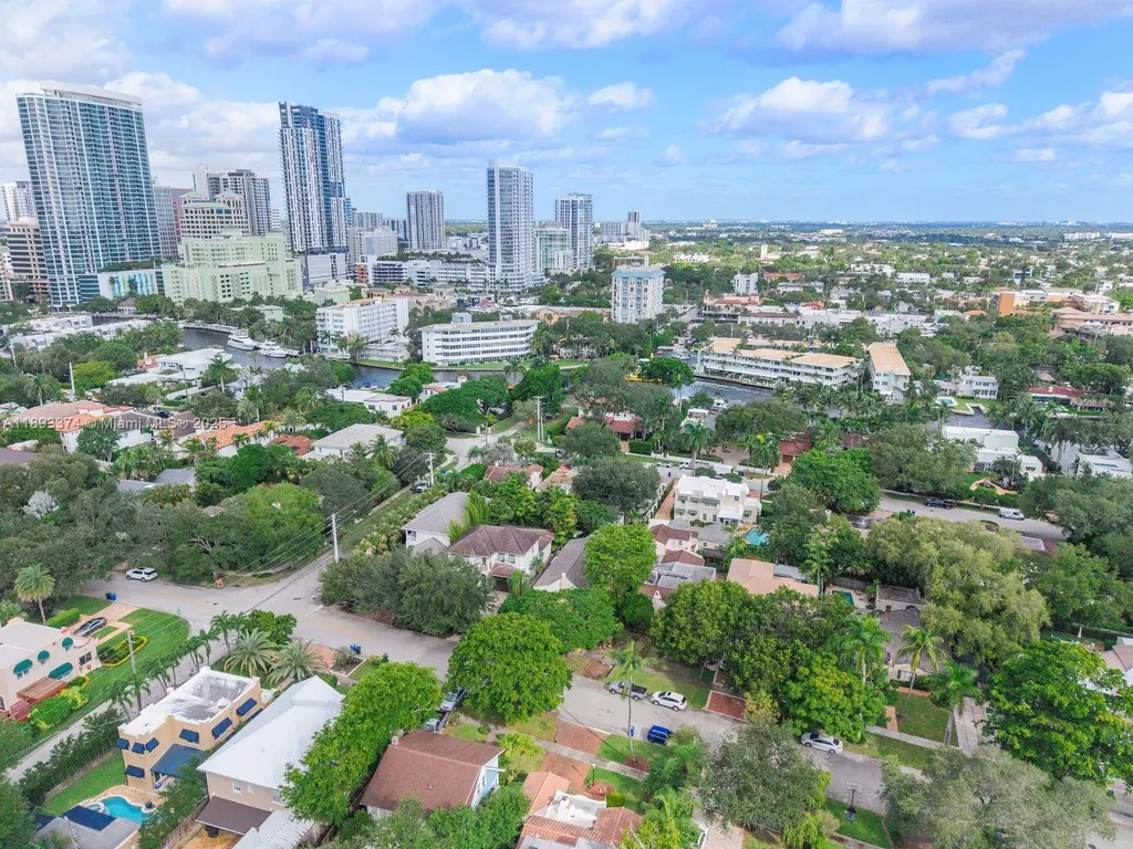 909 SE 5th Court Fort Lauderdale FL 33301