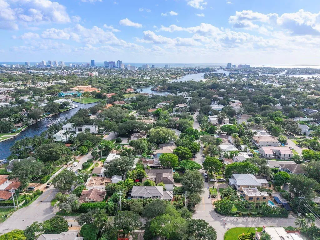 909 SE 5th Court Fort Lauderdale FL 33301