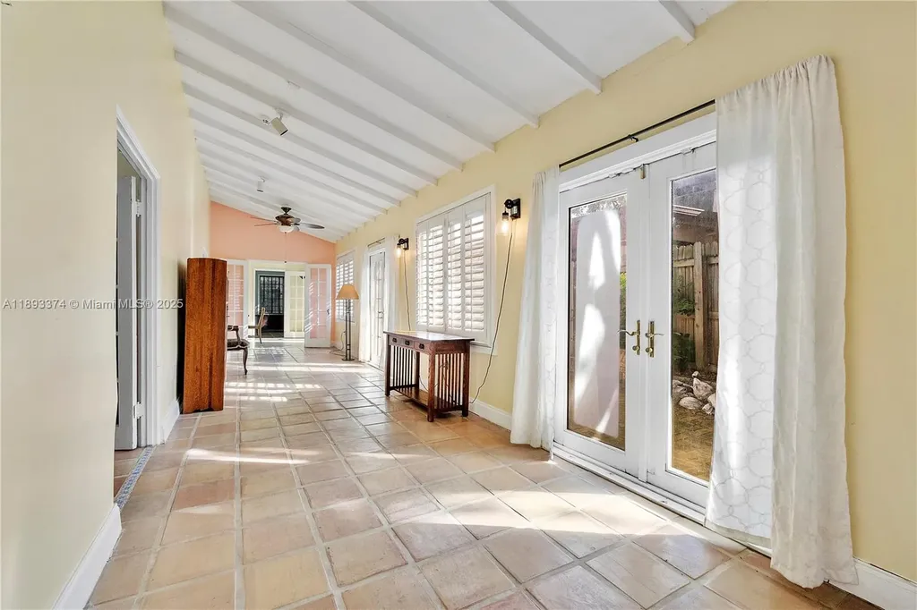 909 SE 5th Court Fort Lauderdale FL 33301