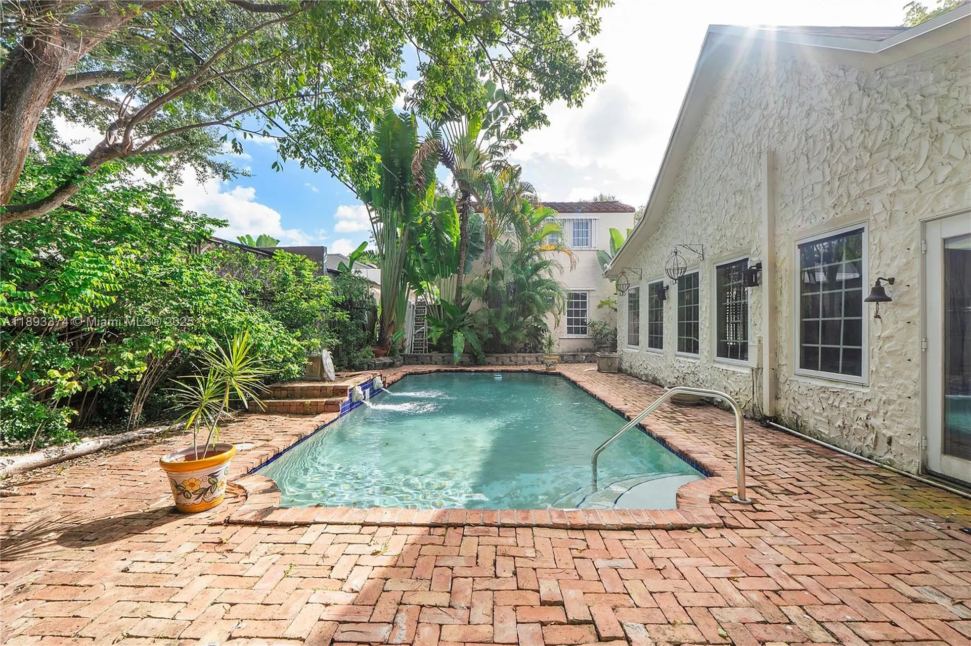 909 SE 5th Court Fort Lauderdale FL 33301