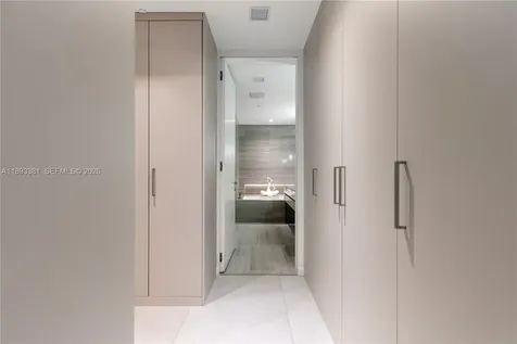 18975 Collins Avenue Sunny Isles Beach FL 33160