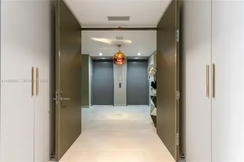 18975 Collins Avenue Sunny Isles Beach FL 33160