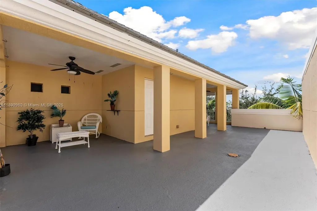 2344 Vintage Drive Lighthouse Point FL 33064