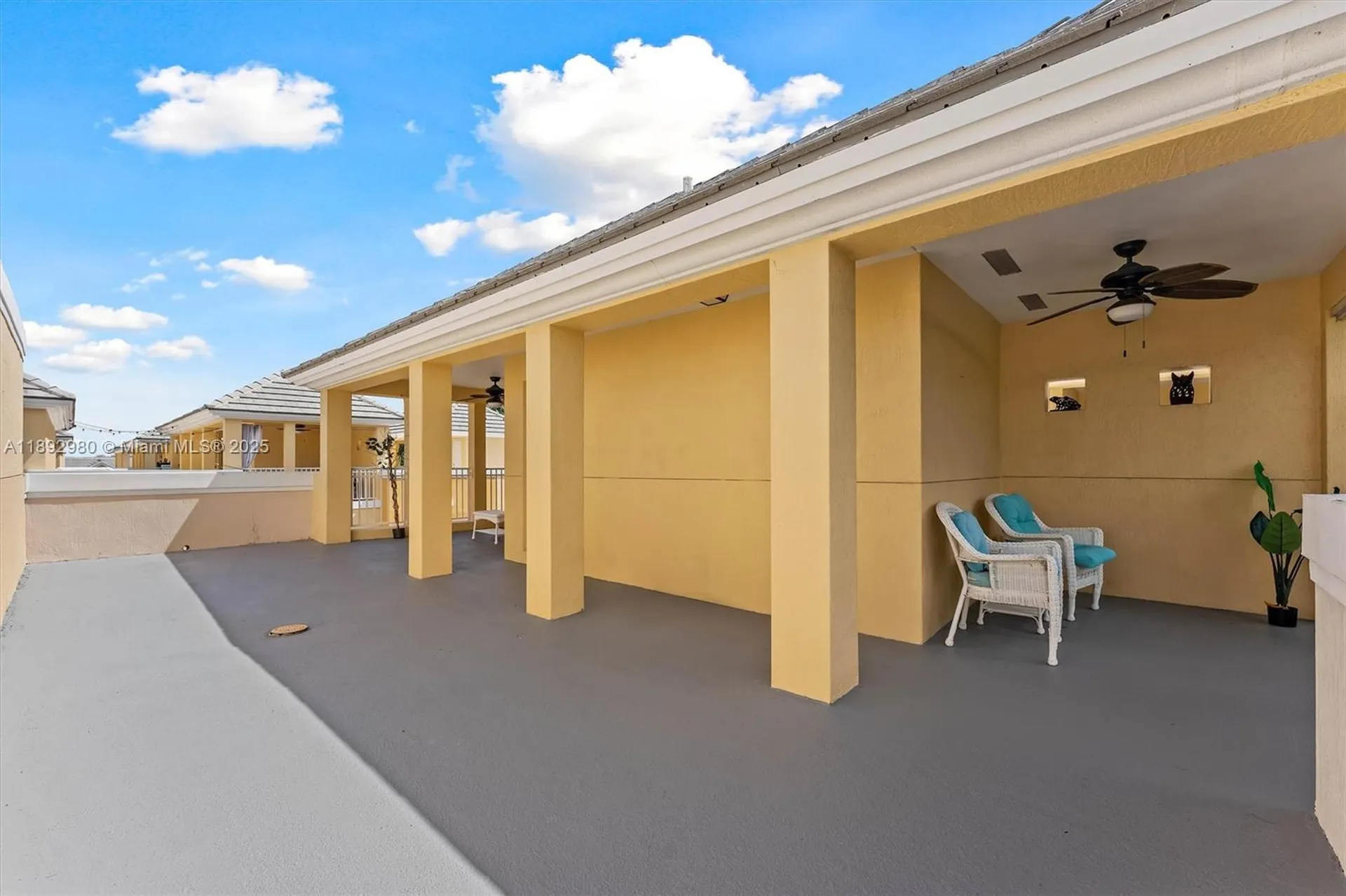 2344 Vintage Drive Lighthouse Point FL 33064