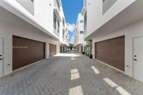 527 NE 61st Street Miami FL 33137