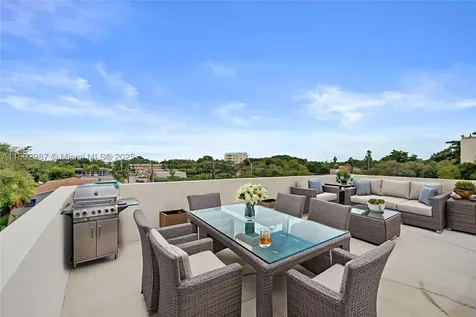 527 NE 61st Street Miami FL 33137