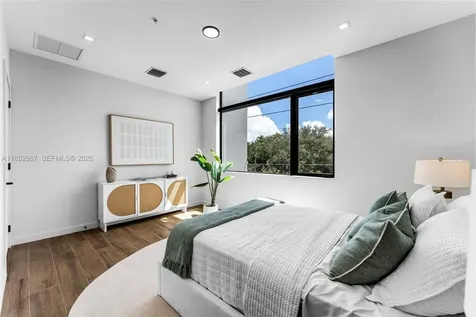 527 NE 61st Street Miami FL 33137