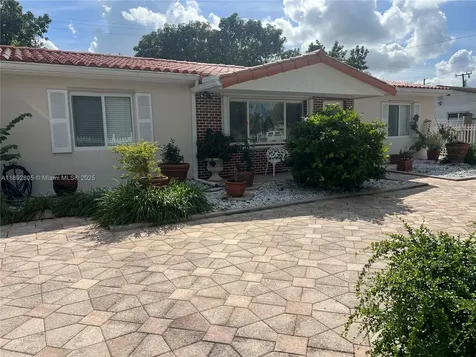 1311 SW 102nd Court Miami FL 33174