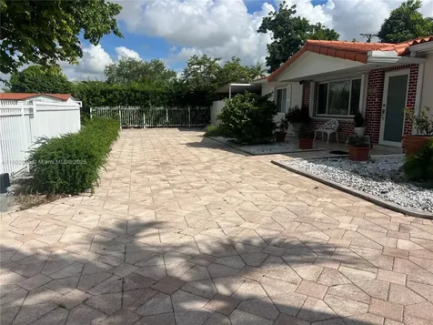 1311 SW 102nd Court Miami FL 33174