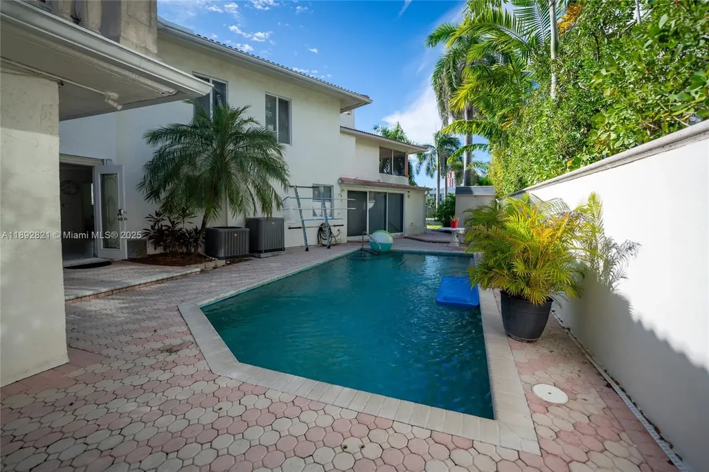 2701 N Atlantic Boulevard Fort Lauderdale FL 33308