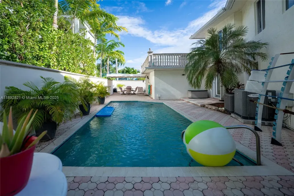 2701 N Atlantic Boulevard Fort Lauderdale FL 33308