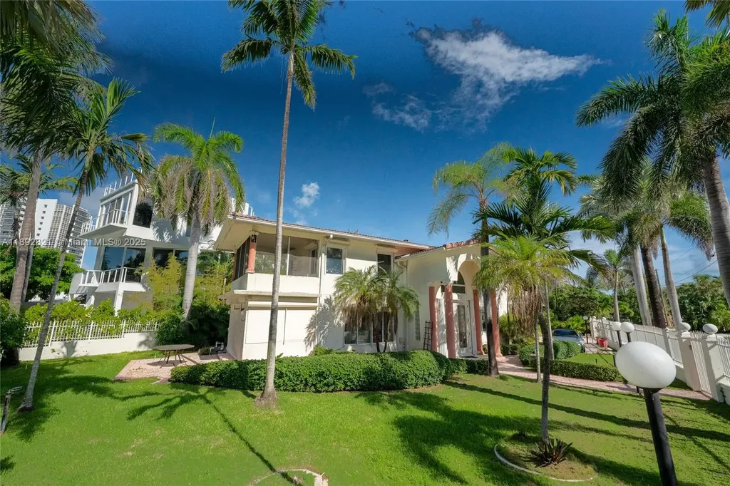 2701 N Atlantic Boulevard Fort Lauderdale FL 33308