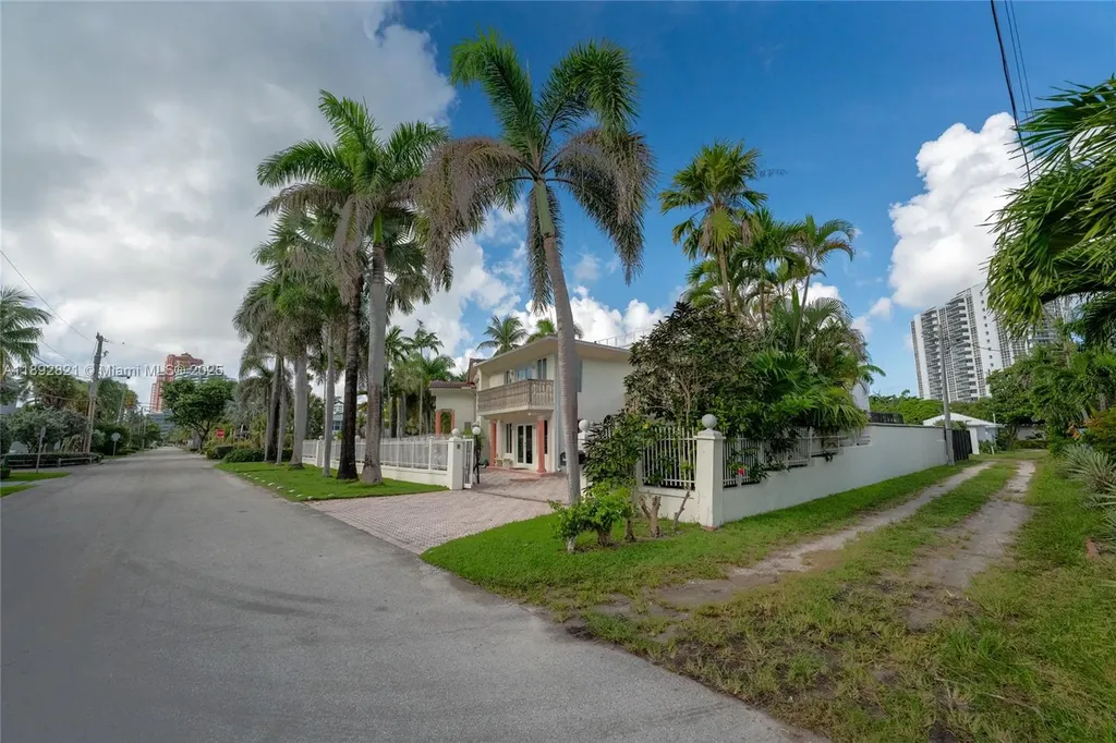 2701 N Atlantic Boulevard Fort Lauderdale FL 33308