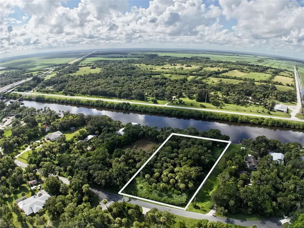 15306 SW Palm Oak Avenue Indian Town FL 34956
