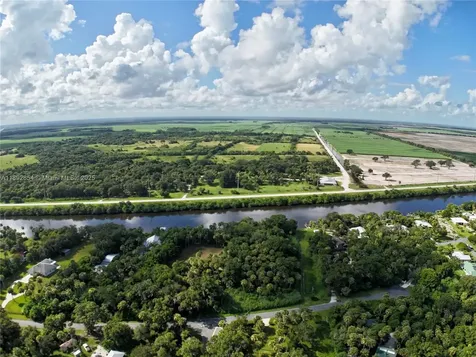 15306 SW Palm Oak Avenue Indian Town FL 34956