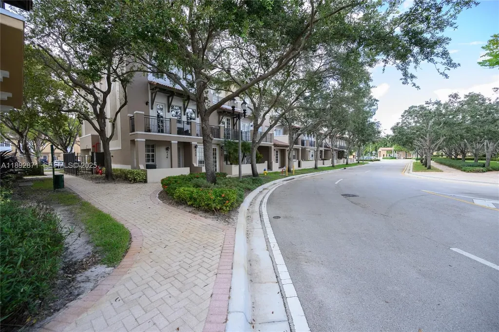430 SW 147th Avenue Pembroke Pines FL 33027