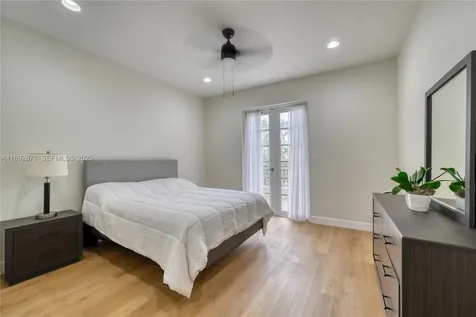 430 SW 147th Avenue Pembroke Pines FL 33027