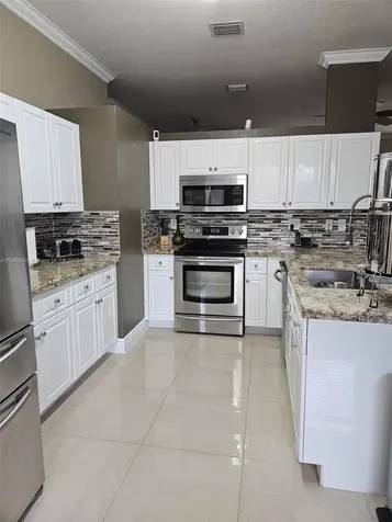 2635 SE 4th Place Homestead FL 33033