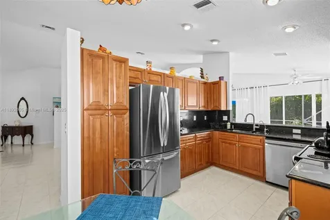 9650 Harbour Lake Circle Boynton Beach FL 33437