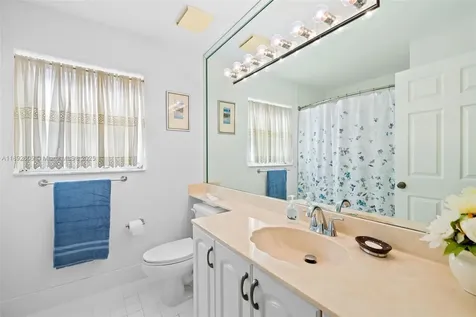9650 Harbour Lake Circle Boynton Beach FL 33437