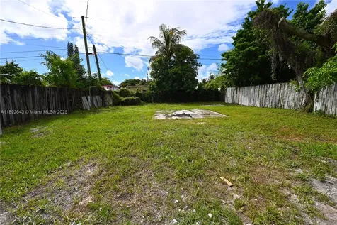 3130 NW 95th Terrace Miami FL 33147
