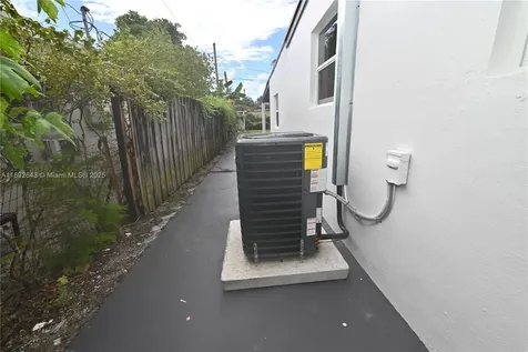 3130 NW 95th Terrace Miami FL 33147