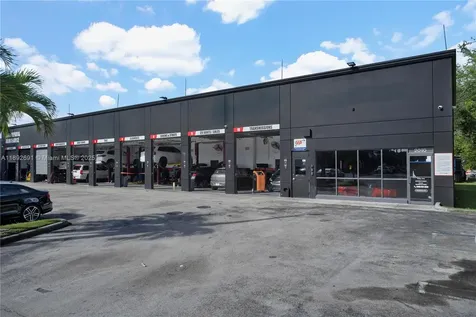 Established Service & Repair Car Shop Sweetwater FL .